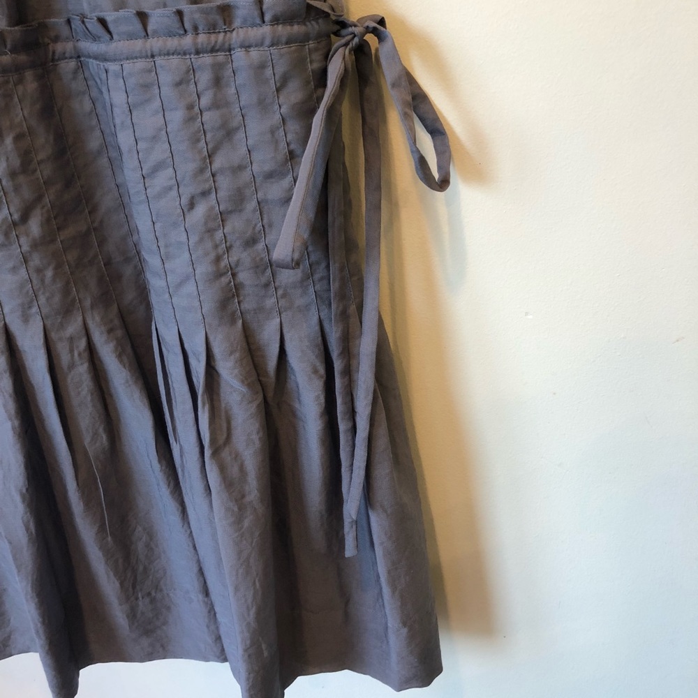 [BCBGMAXAZRIA] Gray-Ruffled Dress, Size 6 - Picture 4 of 7
